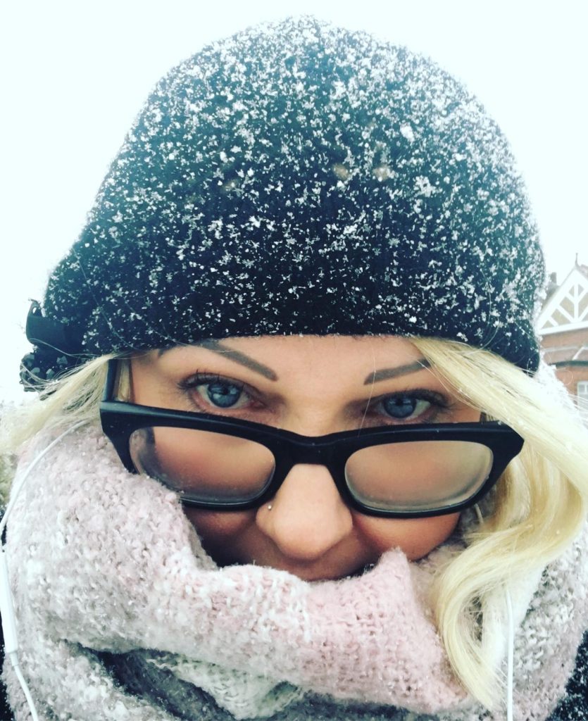 Holly Giddings, Houx Knew
